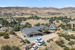 8734 Vientos, Leona Valley, CA 93551 - Photo 29
