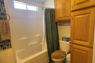 7560 Woodman Pl, Van Nuys, CA 91405 - Photo 17