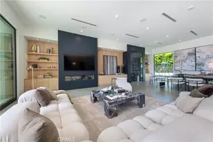 17977 Medley Dr, Encino, CA 91316 - Photo 13