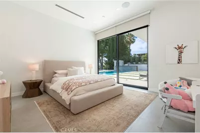 17977 Medley Drive, Encino, CA 91316 - Photo 33