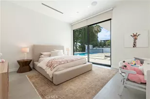 17977 Medley Dr, Encino, CA 91316 - Photo 33