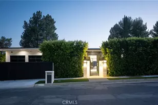 17977 Medley Dr, Encino, CA 91316 - Photo 3