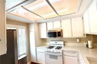 19946 Ave Of The Oaks, Newhall, CA 91321 - Photo 13