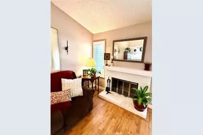 19946 Ave Of The Oaks, Newhall, CA 91321 - Photo 17