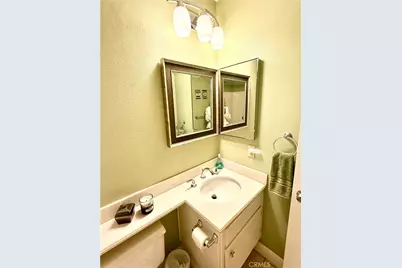 19946 Ave Of The Oaks, Newhall, CA 91321 - Photo 33