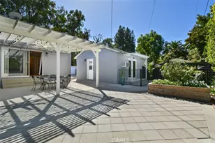 22025 De La Osa, Woodland Hills, CA 91364 - Photo 21
