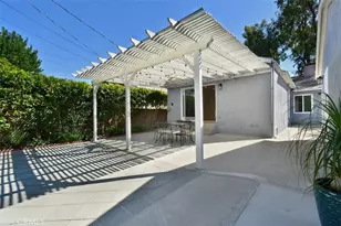 22025 De La Osa, Woodland Hills, CA 91364 - Photo 23