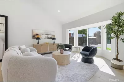 10526 Balcom St, Granada Hills, CA 91344 - Photo 13