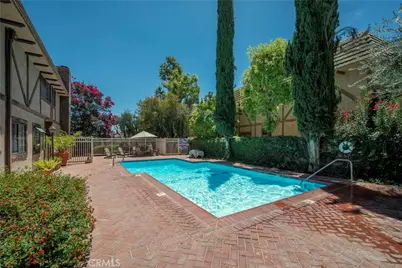 24420 Victory, West Hills, CA 91367 - Photo 33