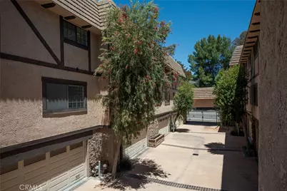 24420 Victory #06, West Hills, CA 91367 - Photo 31