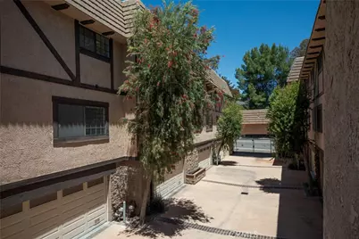 24420 Victory, West Hills, CA 91367 - Photo 31