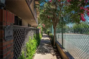 24420 Victory, West Hills, CA 91367 - Photo 37