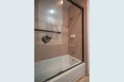 24420 Victory #06, West Hills, CA 91367 - Photo 23