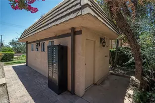 24420 Victory, West Hills, CA 91367 - Photo 35