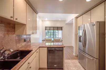 24420 Victory, West Hills, CA 91367 - Photo 11