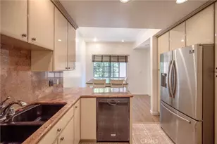 24420 Victory, West Hills, CA 91367 - Photo 11