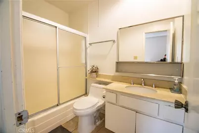 639 E Olive #5, Burbank, CA 91501 - Photo 23