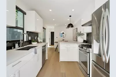 17043 Cotter Place, Encino, CA 91436 - Photo 7