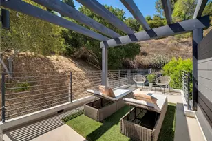 17043 Cotter Pl, Encino, CA 91436 - Photo 19