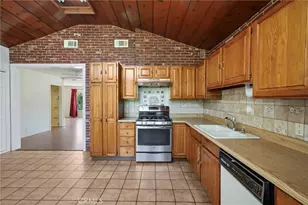 15841 Marlin Pl, Lake Balboa, CA 91406 - Photo 19