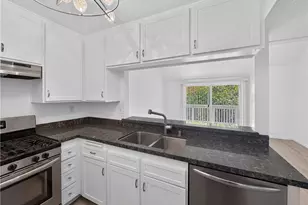 7131 Farralone, Canoga Park, CA 91303 - Photo 5