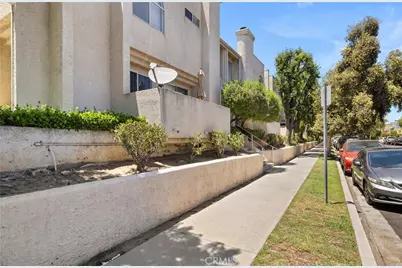 19400 Wyandotte #19, Reseda, CA 91335 - Photo 25