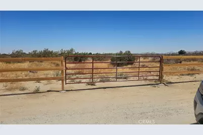 0 T6, Sun Village, CA 93543 - Photo 1