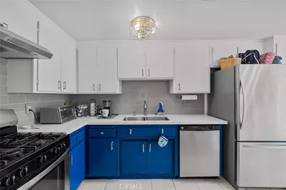16745 Vanowen, Los Angeles, CA 91406 - Photo 19
