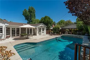 23160 Ostronic Dr, Woodland Hills, CA 91367 - Photo 25