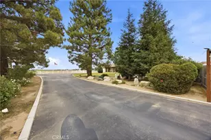 1328 Valov Ln, Bakersfield, CA 93314 - Photo 49
