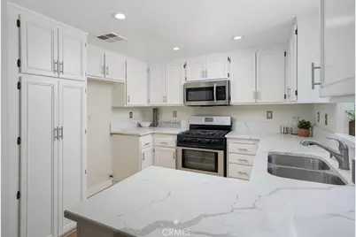 18102 Erik Court #553, Canyon Country, CA 91387 - Photo 15