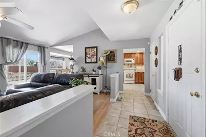 17164 Schollview, Lake Los Angeles, CA 93591 - Photo 11