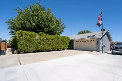17164 Schollview, Lake Los Angeles, CA 93591 - Photo 3