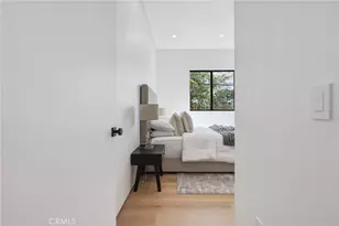 22816 Erwin, Woodland Hills, CA 91367 - Photo 31
