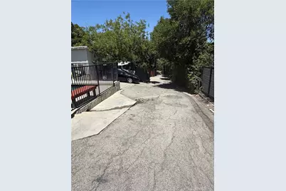 22304 Cass, Woodland Hills, CA 91364 - Photo 9