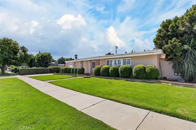 19448 Blythe, Reseda, CA 91335 - Photo 5