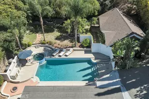 4540 Del Moreno Dr, Woodland Hills, CA 91364 - Photo 33