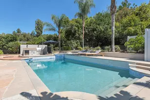 4540 Del Moreno Dr, Woodland Hills, CA 91364 - Photo 29
