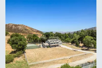 25707 Pacy Street, Newhall, CA 91321 - Photo 5