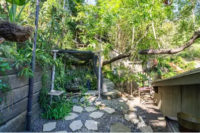 8869 Lookout Mountain Ave, Los Angeles, CA 90046 - Photo 45