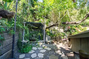 8869 Lookout Mountain Ave, Los Angeles, CA 90046 - Photo 45