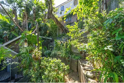8869 Lookout Mountain Ave, Los Angeles, CA 90046 - Photo 47