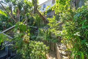 8869 Lookout Mountain Ave, Los Angeles, CA 90046 - Photo 47