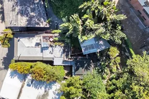 8869 Lookout Mountain Ave, Los Angeles, CA 90046 - Photo 51
