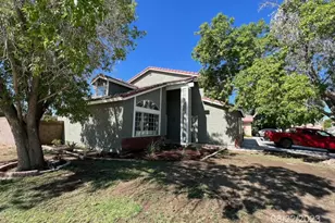 660 E Ave J 10, Lancaster, CA 93535 - Photo 3