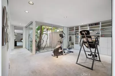 5000 Queen Victoria Road, Woodland Hills, CA 91364 - Photo 41