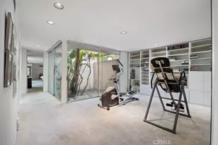 5000 Queen Victoria Rd, Woodland Hills, CA 91364 - Photo 41