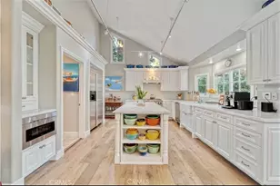 23134 Collins St, Woodland Hills, CA 91367 - Photo 13