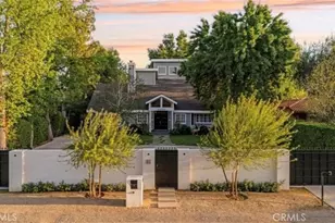 23134 Collins St, Woodland Hills, CA 91367 - Photo 3