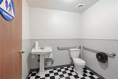 2140 E Palmdale Boulevard #M, Palmdale, CA 93550 - Photo 21